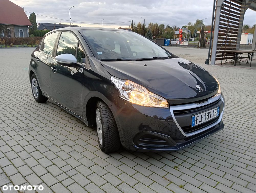 Peugeot 208 - 4
