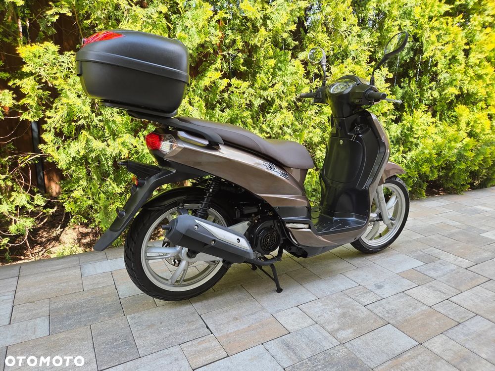 Peugeot Tweet - 3