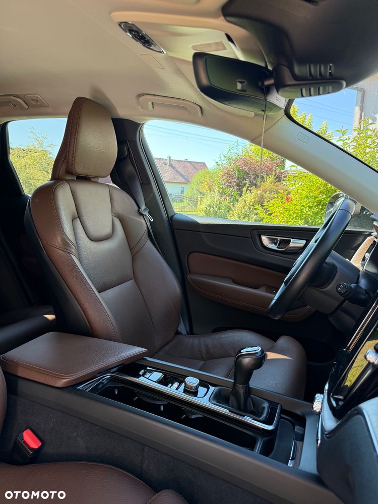 Volvo XC 60 D4 AWD Inscription - 28