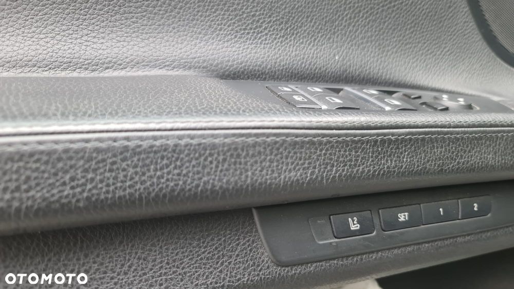 BMW Seria 7 740Li - 8