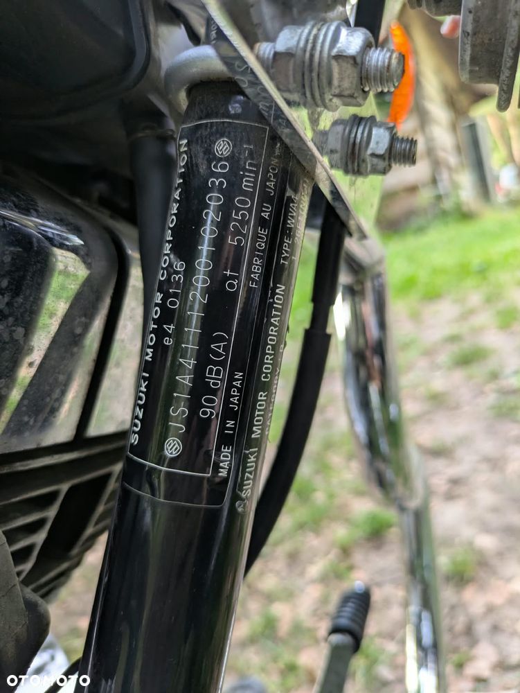 Suzuki Intruder - 15