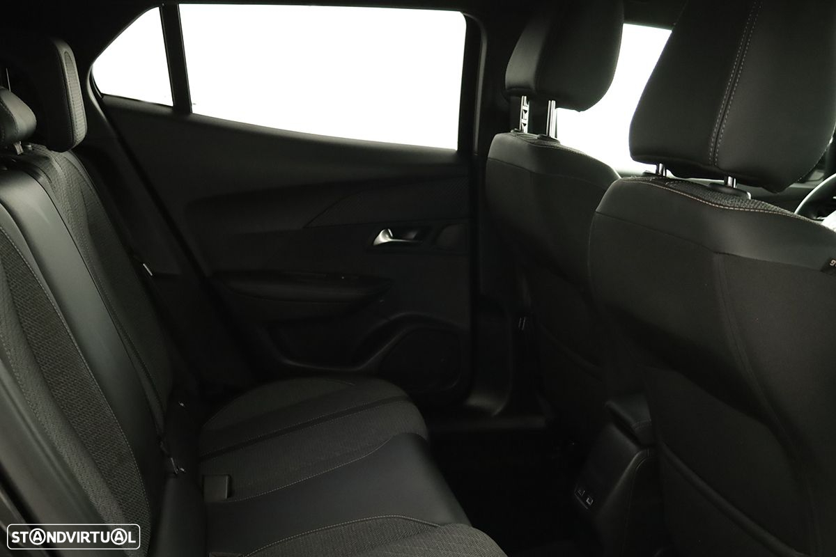 Peugeot 2008 1.2 PureTech Allure - 22