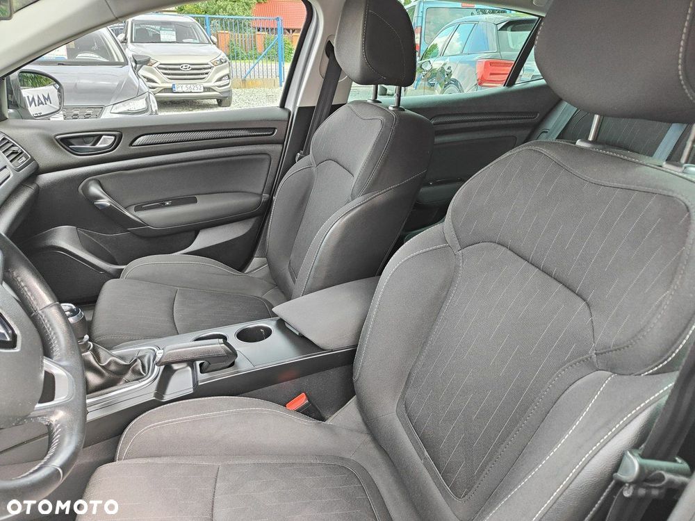 Renault Megane ENERGY TCe 130 LIMITED - 17