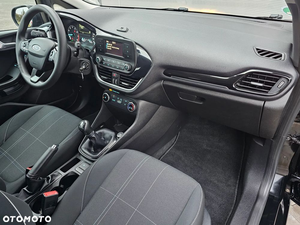 Ford Fiesta 1.1 Trend - 31