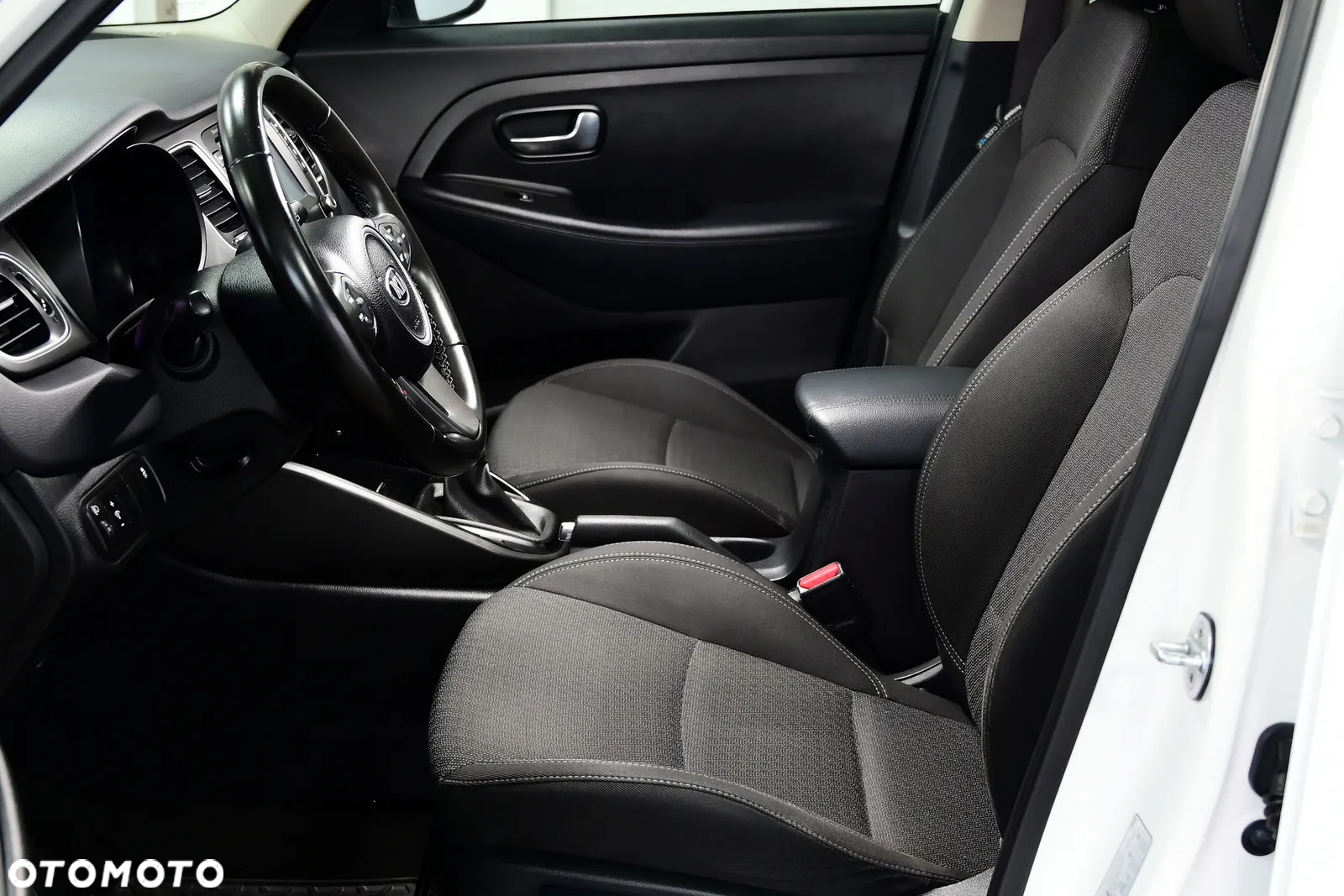 Kia Carens - 19