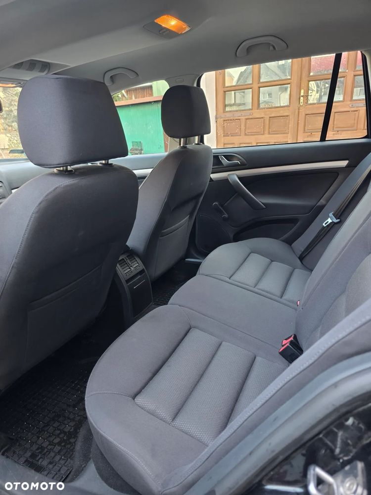 Skoda Octavia 1.6 Ambiente - 17