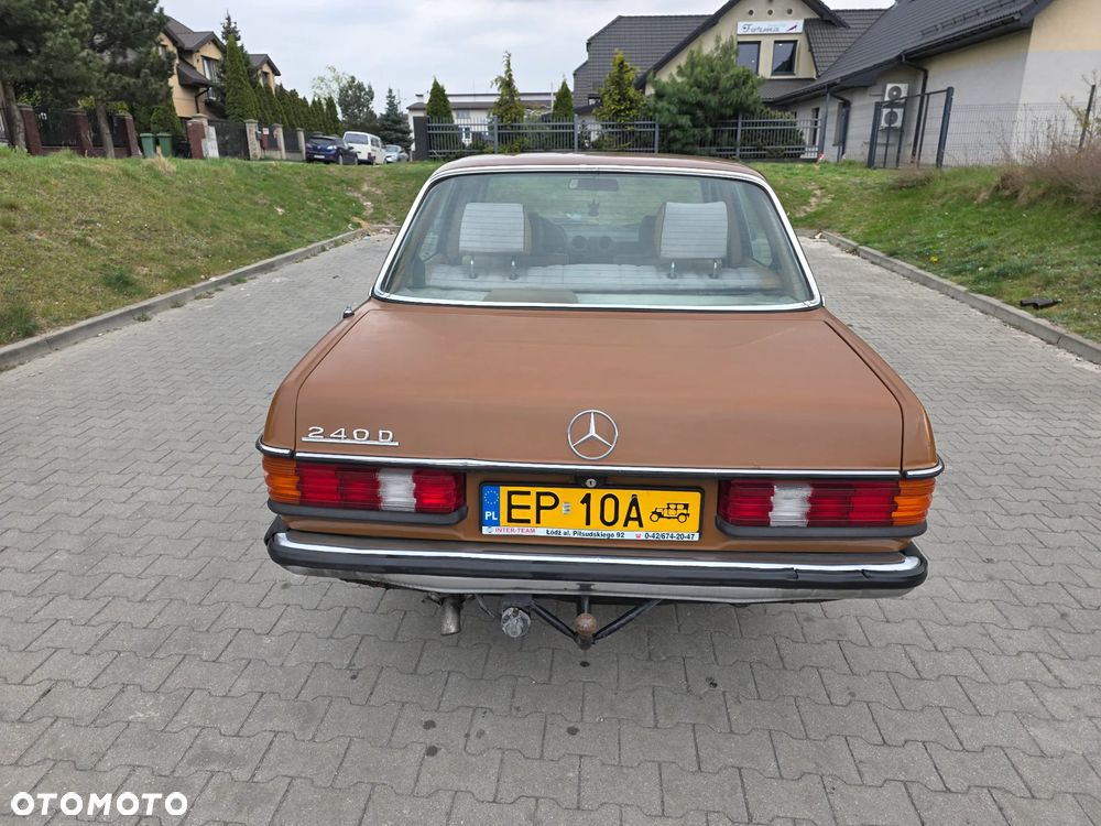 Mercedes-Benz W123 - 11