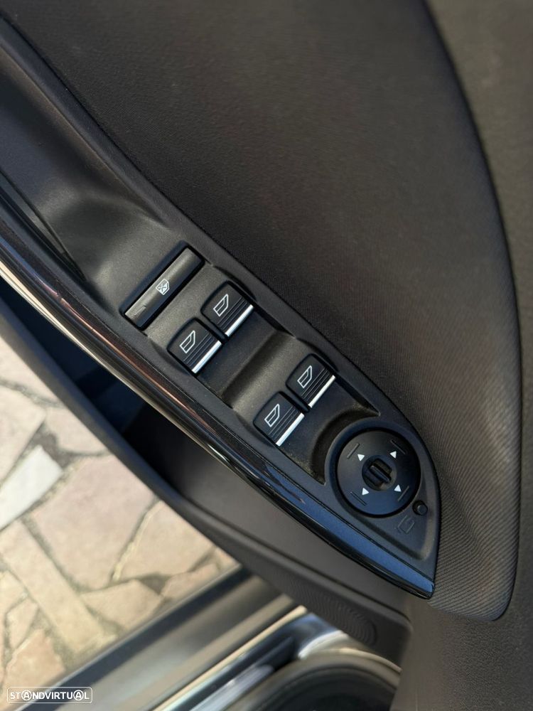 Ford Focus 1.5 TDCi ECOBlue Titanium - 38