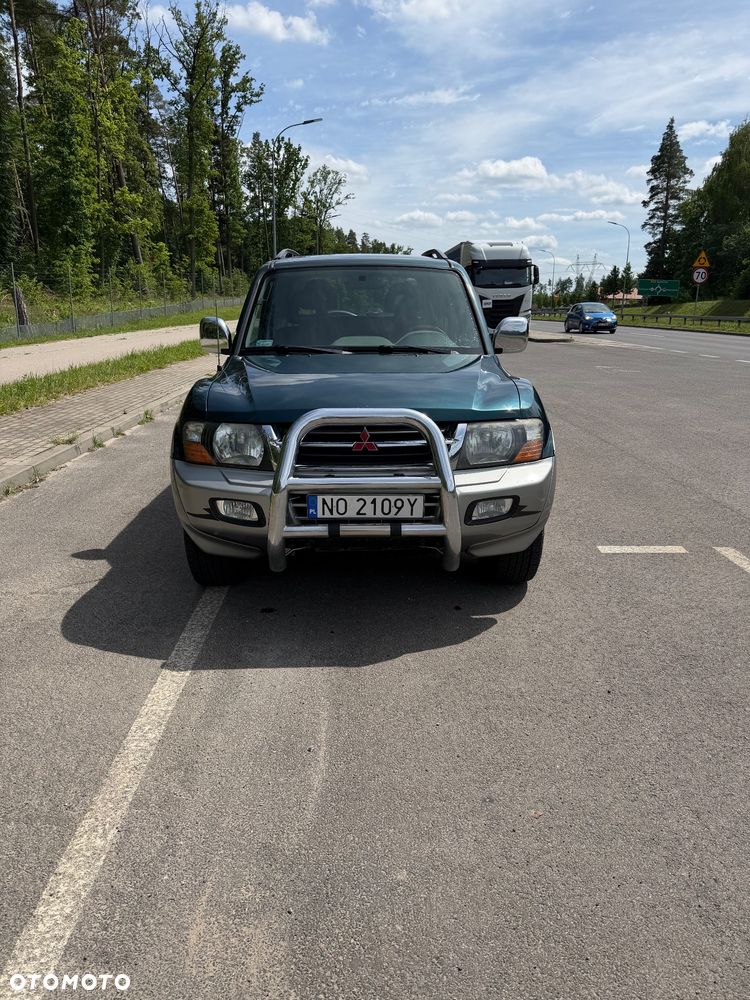 Mitsubishi Pajero - 2