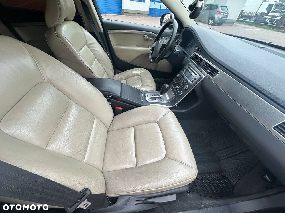 Volvo V70 D5 Ocean Race - 12