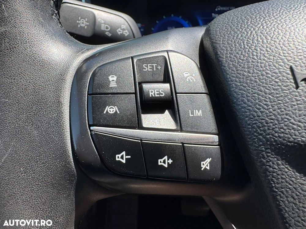 Ford Kuga - 21