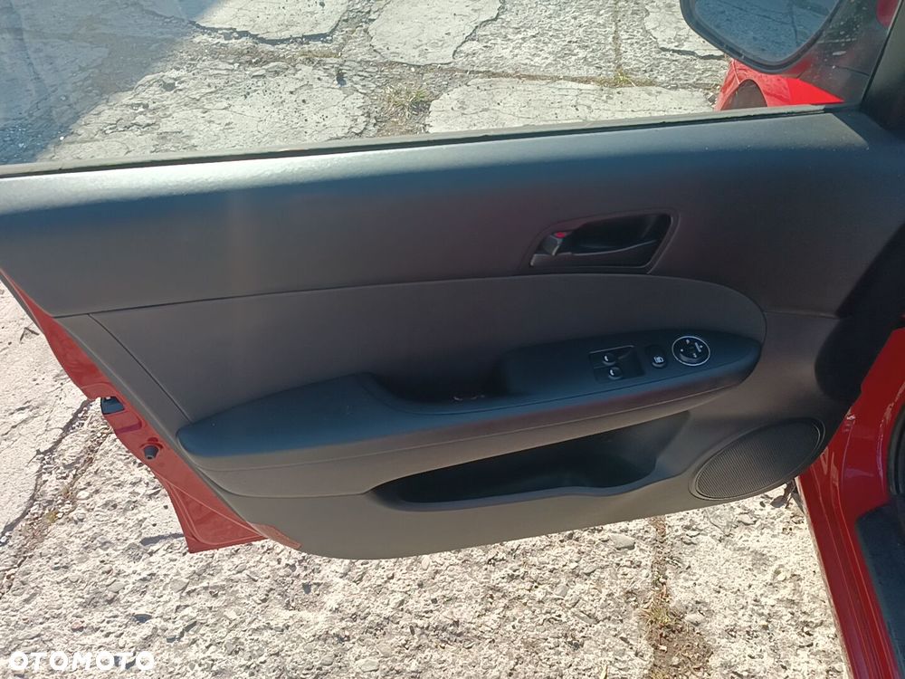 Hyundai i30 1.4 FIFA WM Edition - 17