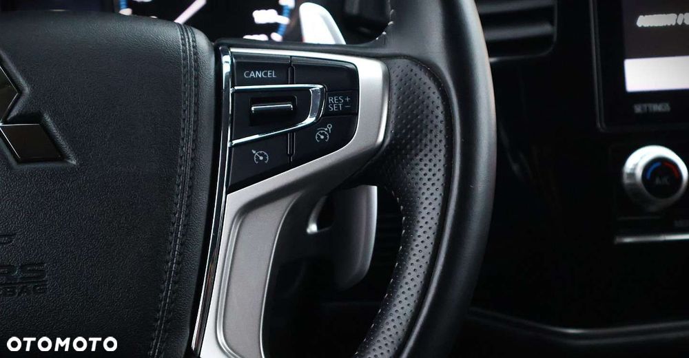 Mitsubishi Outlander - 28