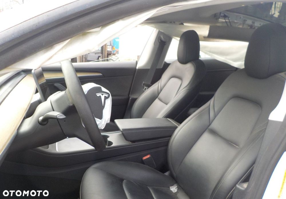 Tesla Model 3 - 22
