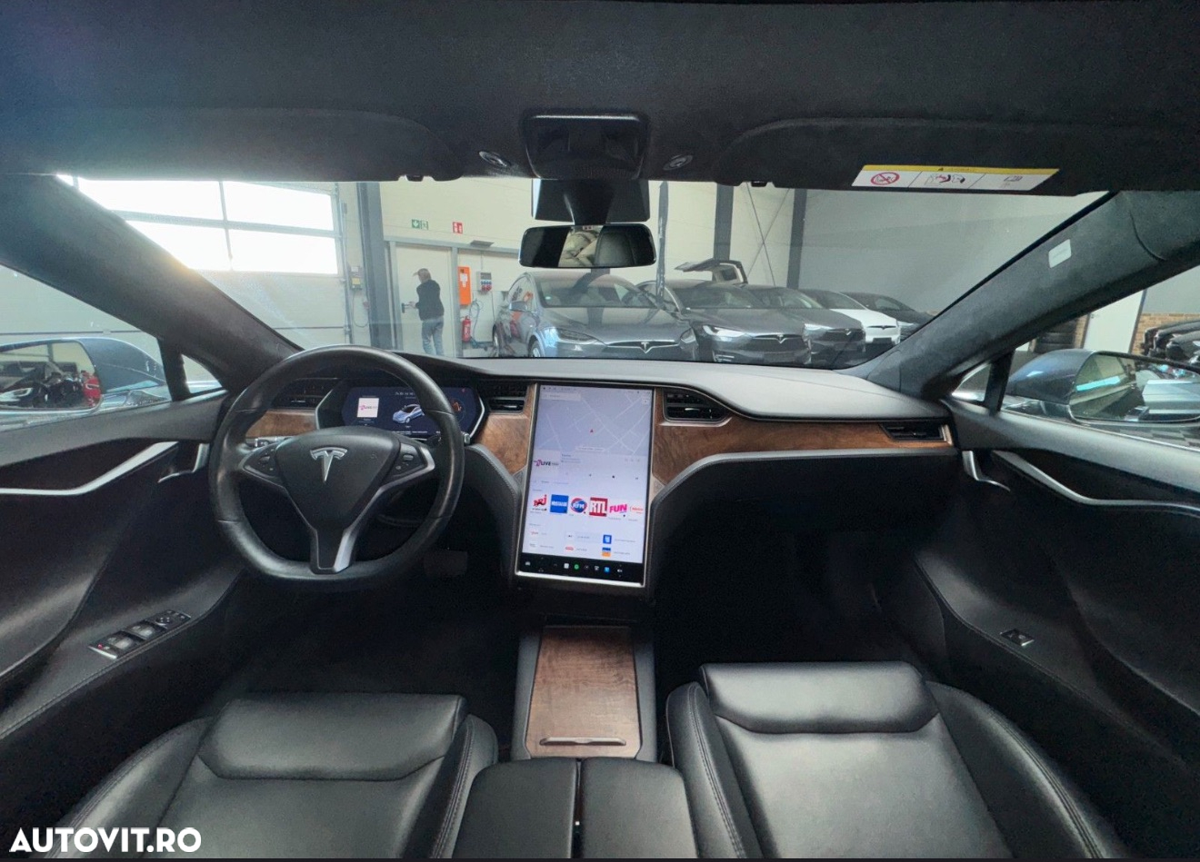 Tesla Model S - 8