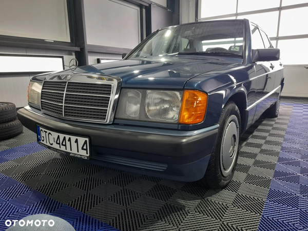 Mercedes-Benz W201 (190)