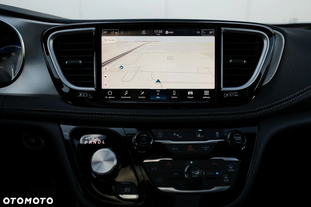 Chrysler Pacifica - 22