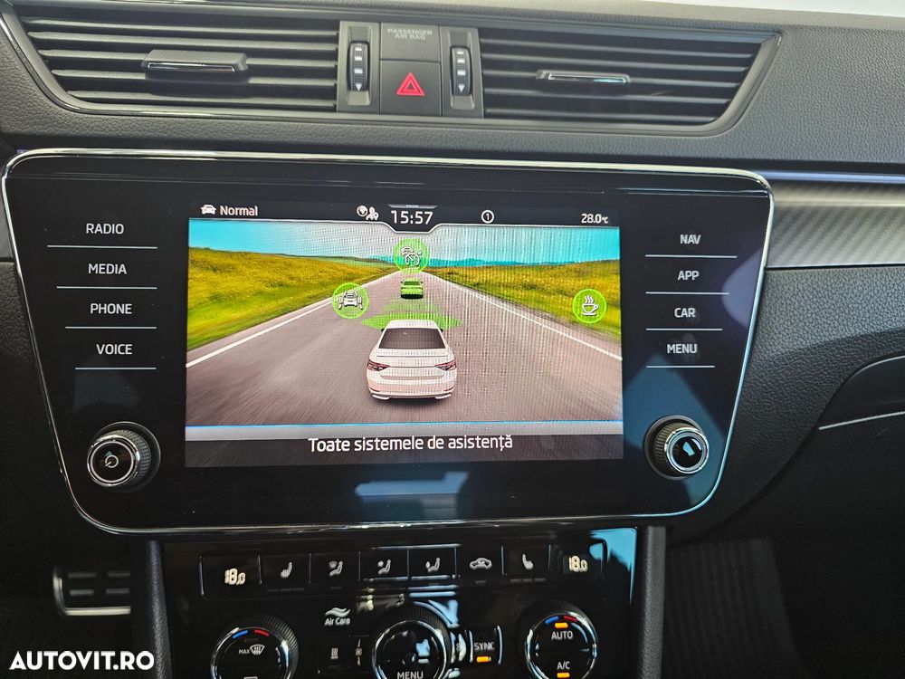Skoda Superb 2.0 TDI DSG Sportline - 28