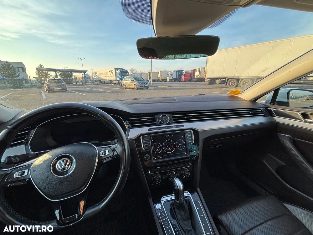 Volkswagen Passat Variant 2.0 TDI DSG 4Motion Highline - 13
