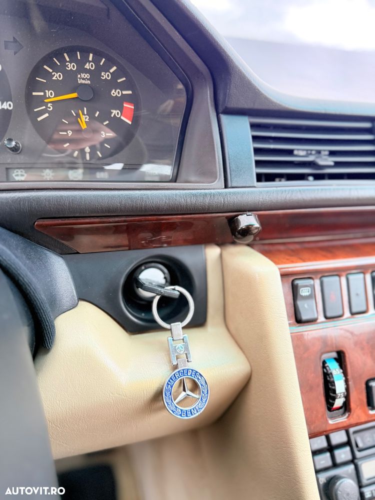 Mercedes-Benz E - 21