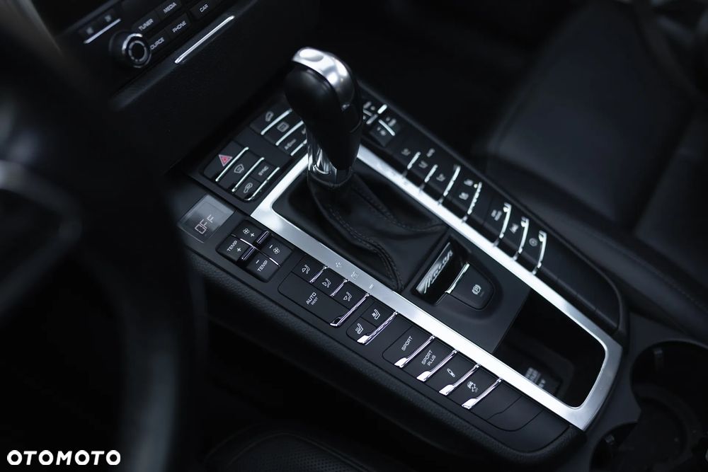 Porsche Macan Standard - 23