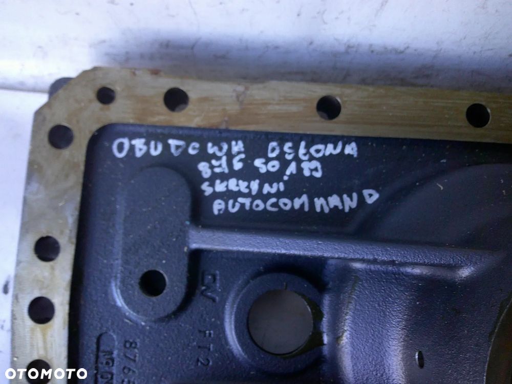Pokrywa skrzyni biegów Case , New Hollad steyer t7060 - 11