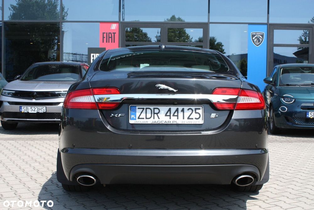 Jaguar XF 3.0 V6 D S Luxury - 8