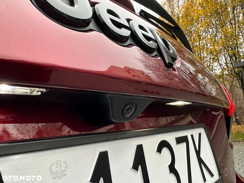 Jeep Grand Cherokee - 14