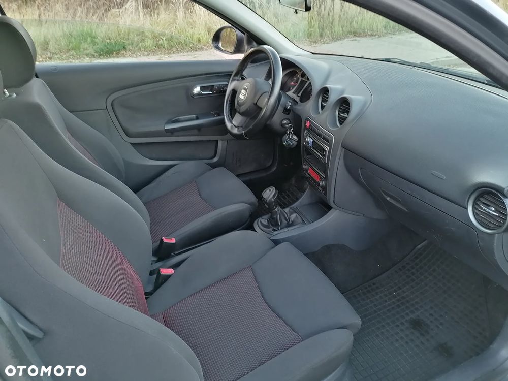 Seat Ibiza 1.4 16V Reference - 8