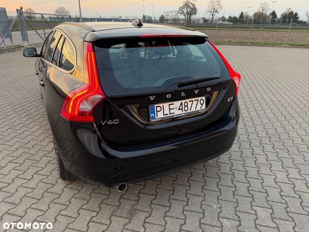 Volvo V60 D3 Geartronic Summum - 33