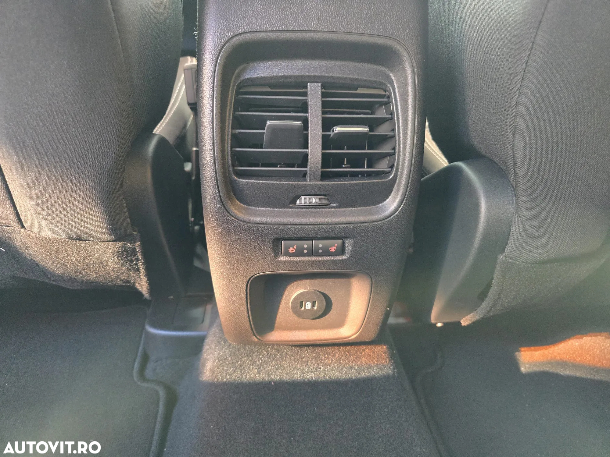 Ford Kuga - 26