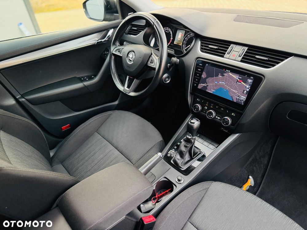 Skoda Octavia 1.6 TDI DSG Premium Edition - 28