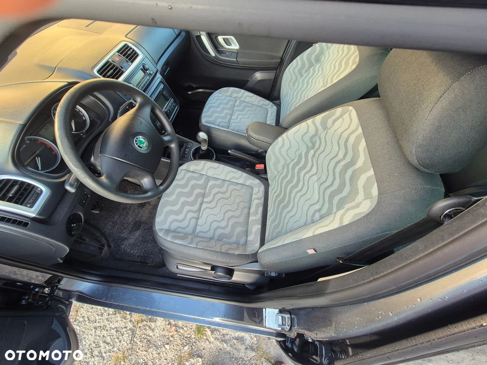 Skoda Roomster 1.6 16V Comfort PLUS EDITION - 16
