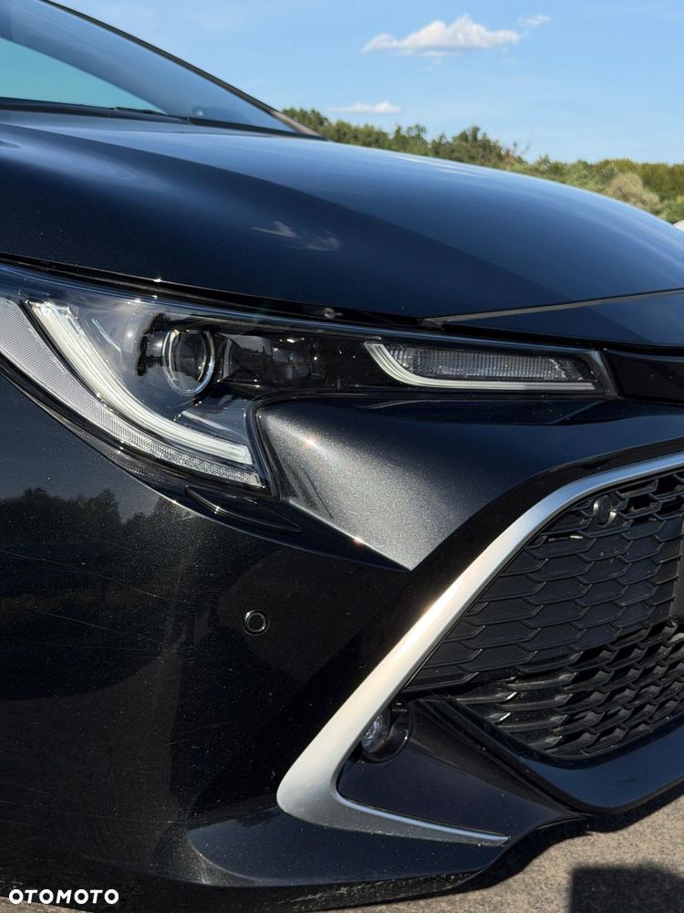 Toyota Corolla 2.0 Hybrid Executive - 29