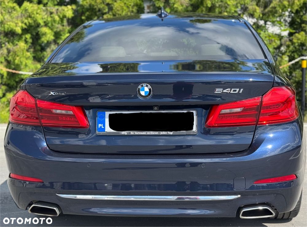 BMW Seria 5 540i Luxury Line sport - 11