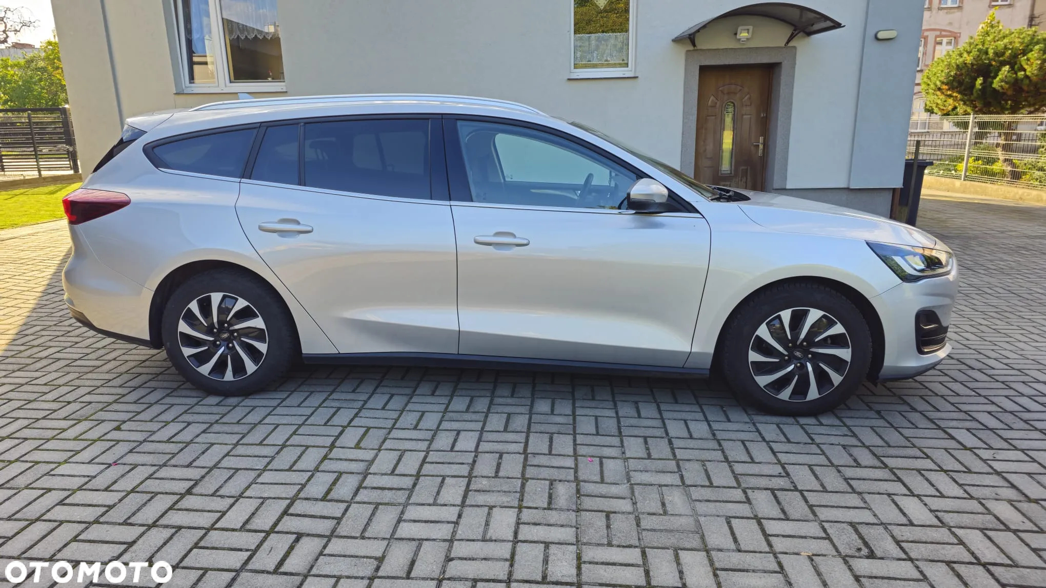 Ford Focus Turnier 1.0 EcoBoost Hybrid TITANIUM X - 2