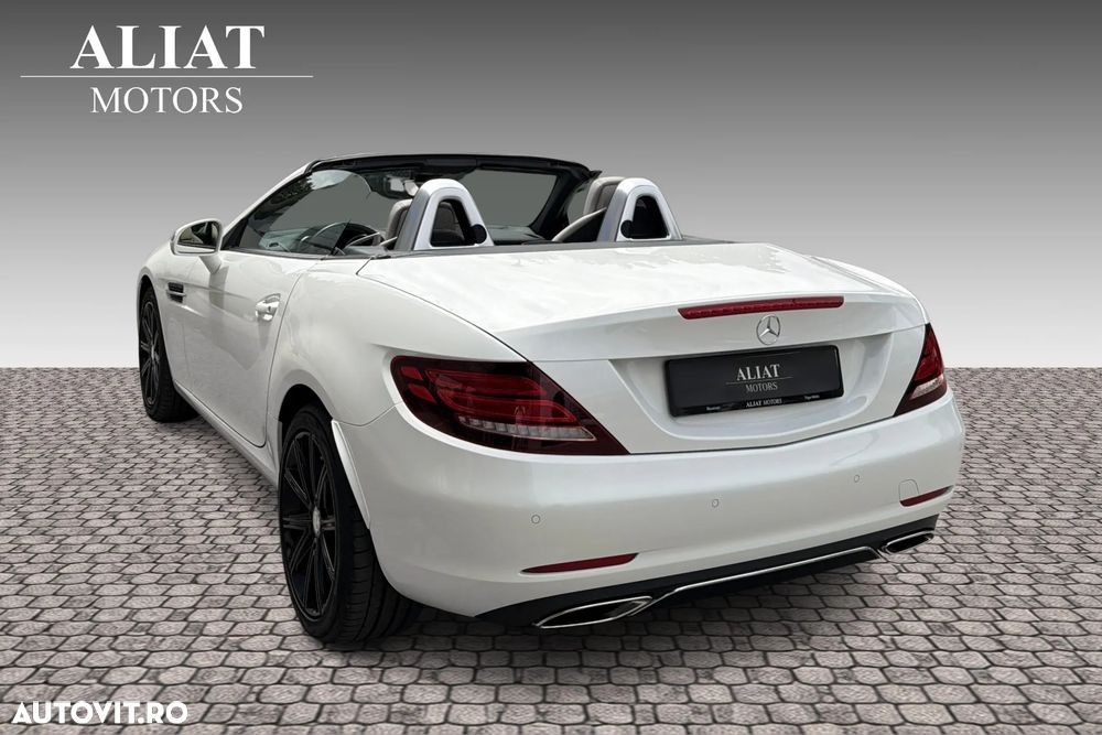Mercedes-Benz SLC - 8