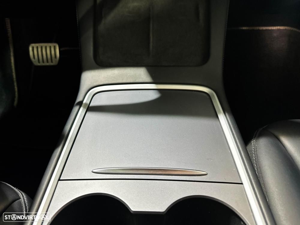 Tesla Model 3 Performance Dual Motor AWD - 37