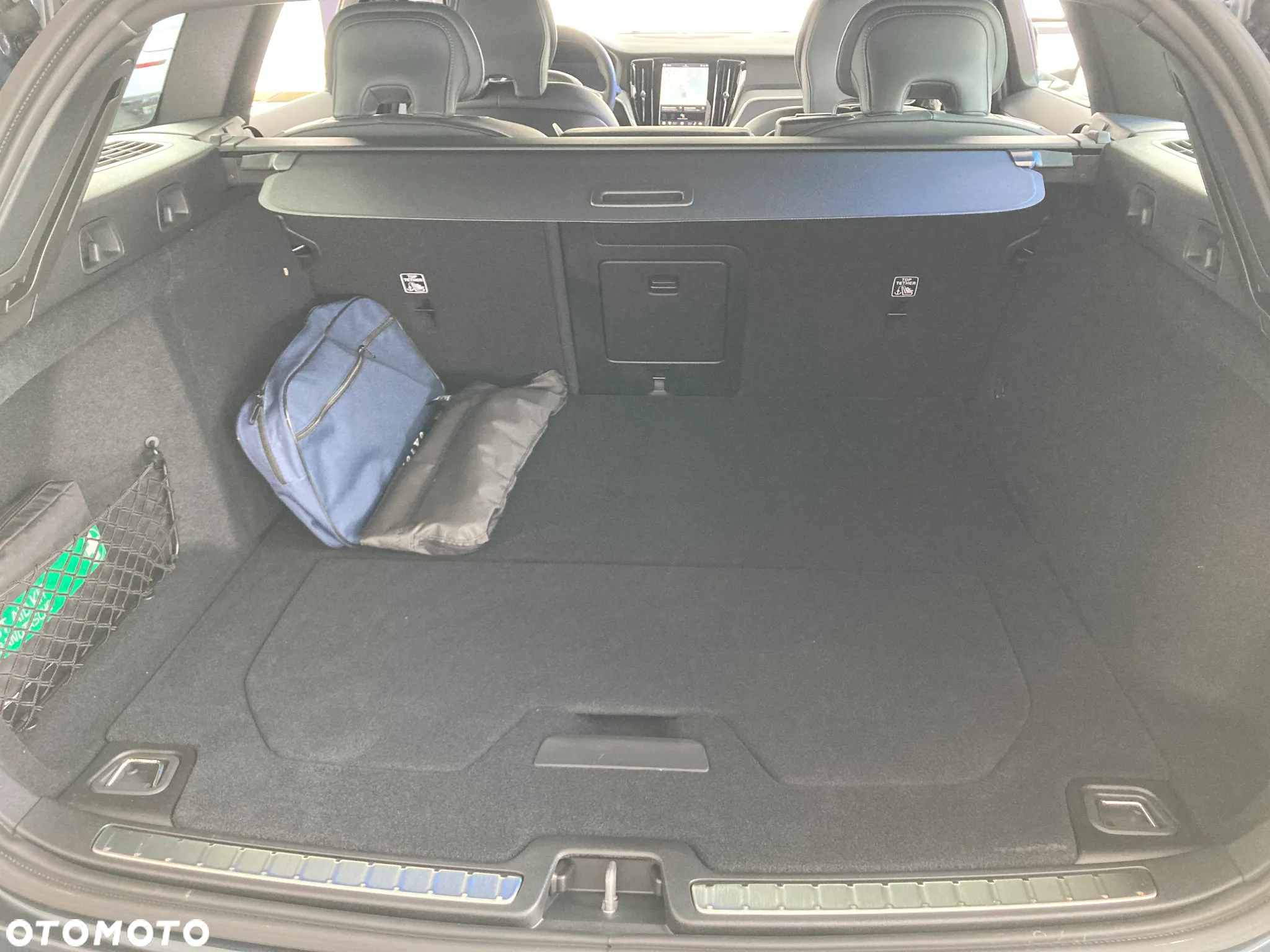 Volvo V60 B4 B Plus Dark - 16