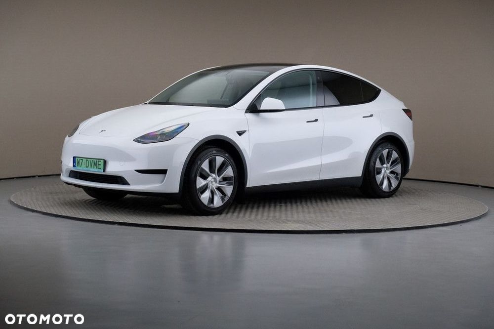 Tesla Model Y - 1