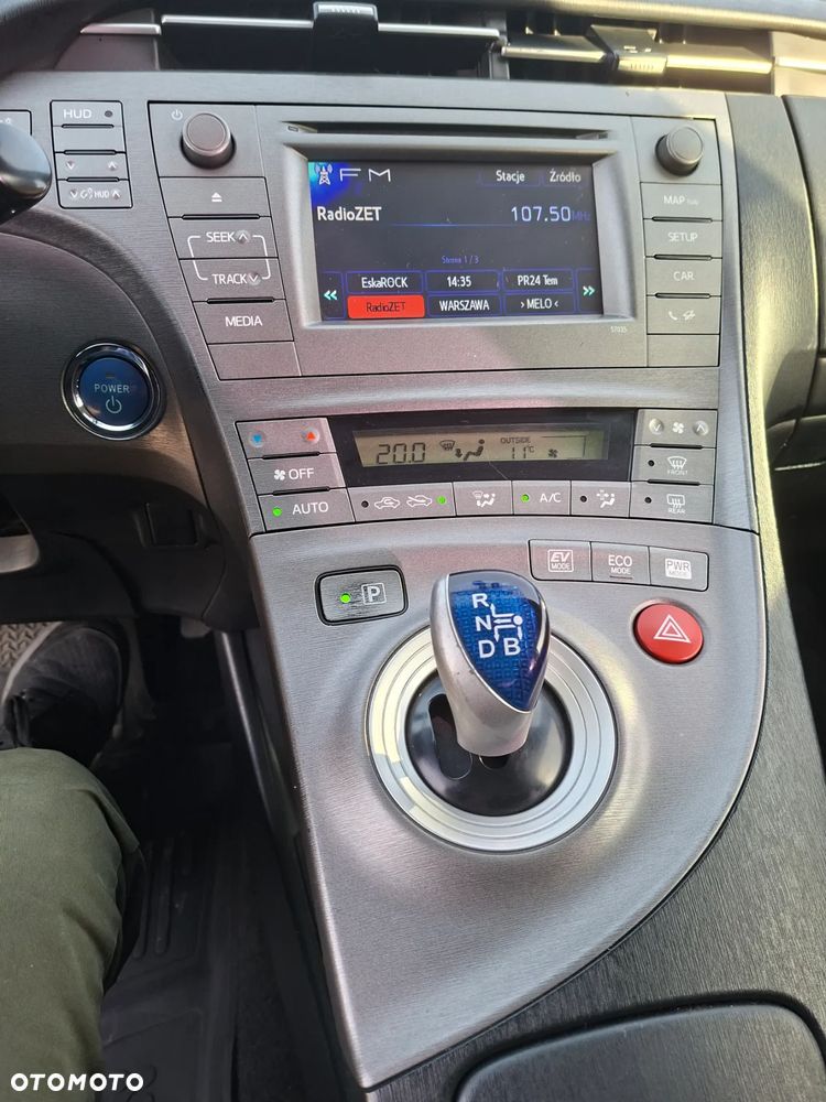 Toyota Prius 1.8 HSD Luna - 24