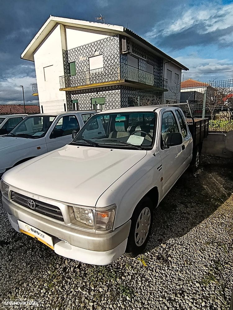Toyota HILUX 2.4 D - 2