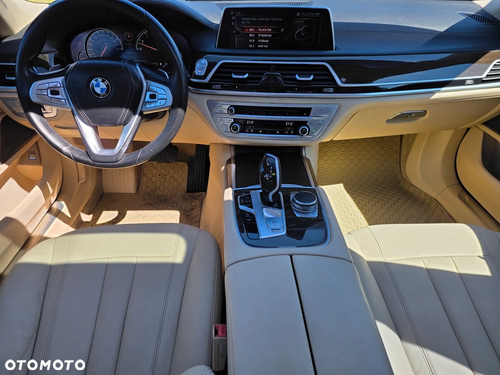 BMW Seria 7 740Li Edition Exclusive - 15