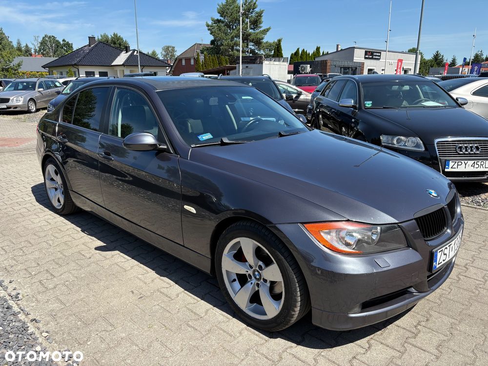 BMW Seria 3 325i xDrive - 1