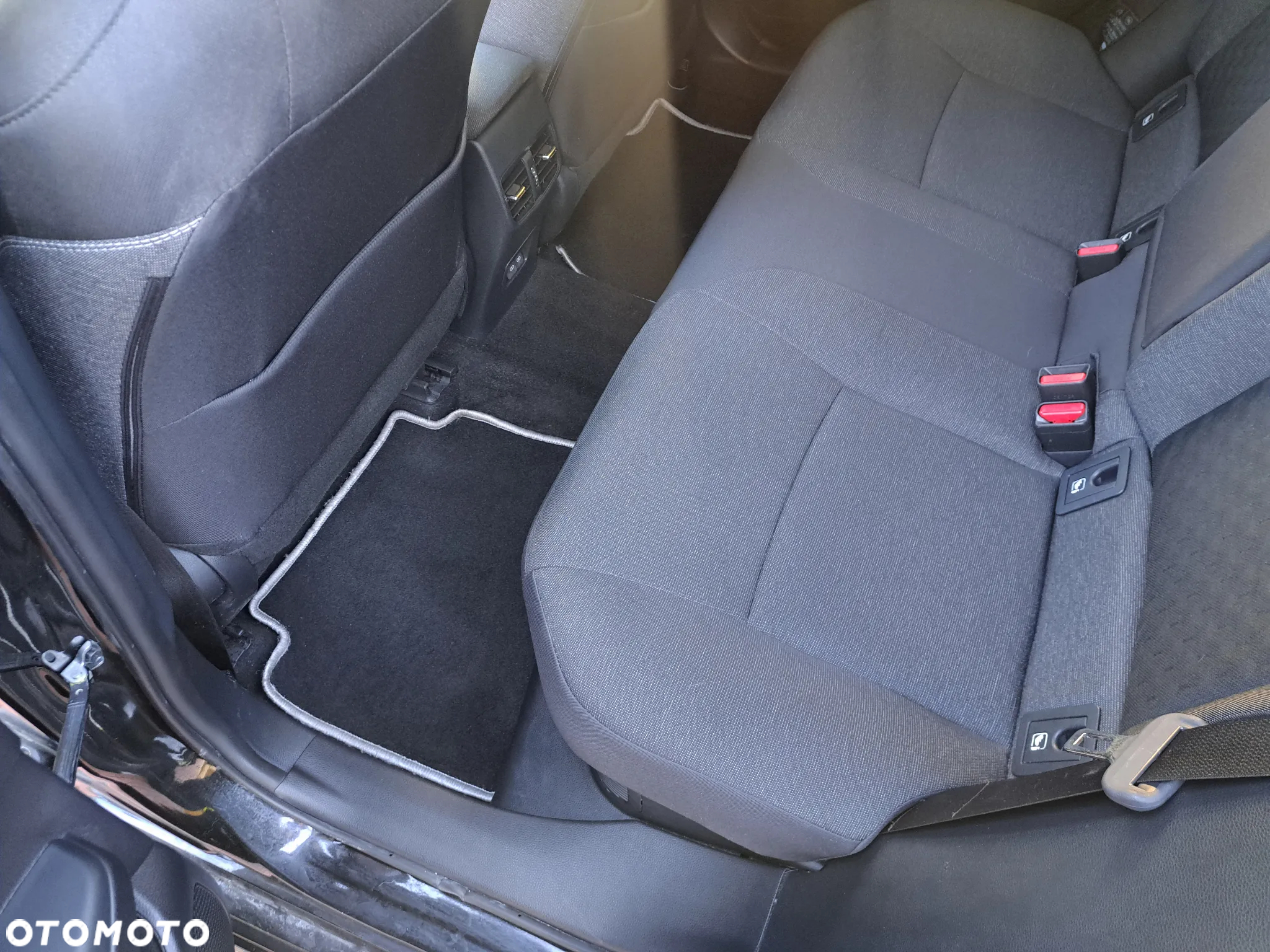 Toyota Corolla 1.8 Hybrid Style - 13