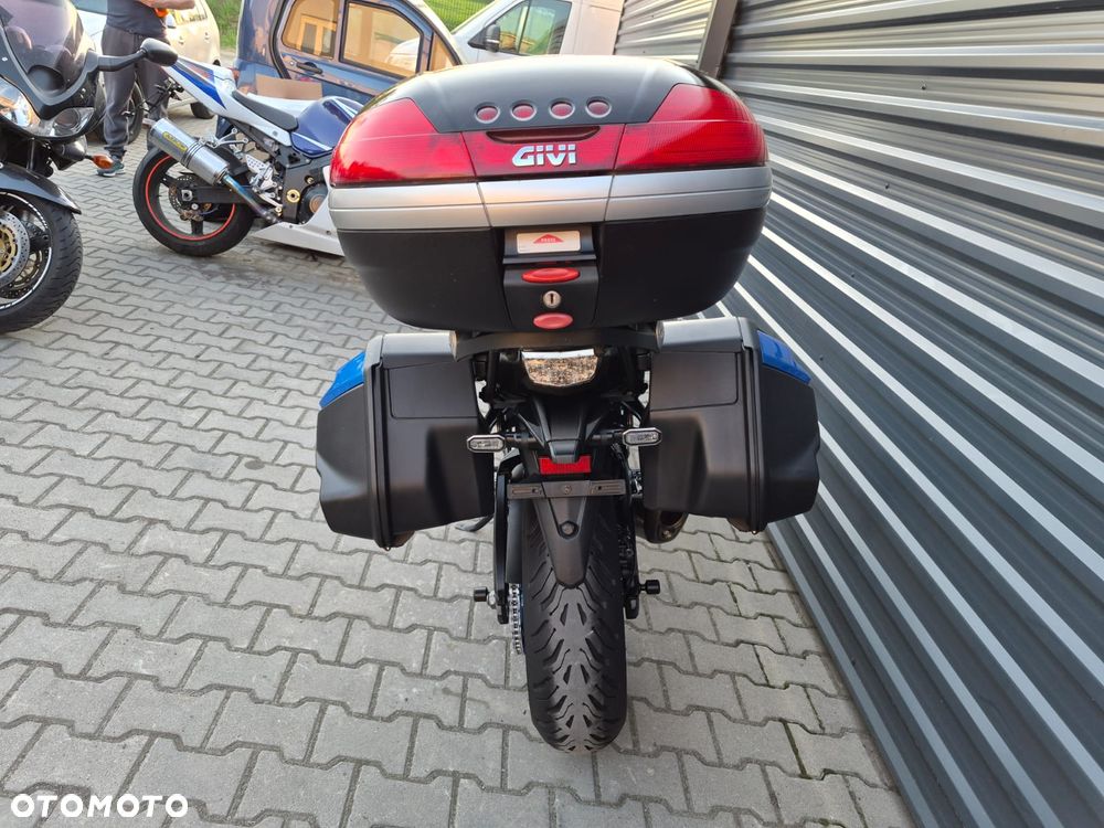 Suzuki GSX - 22