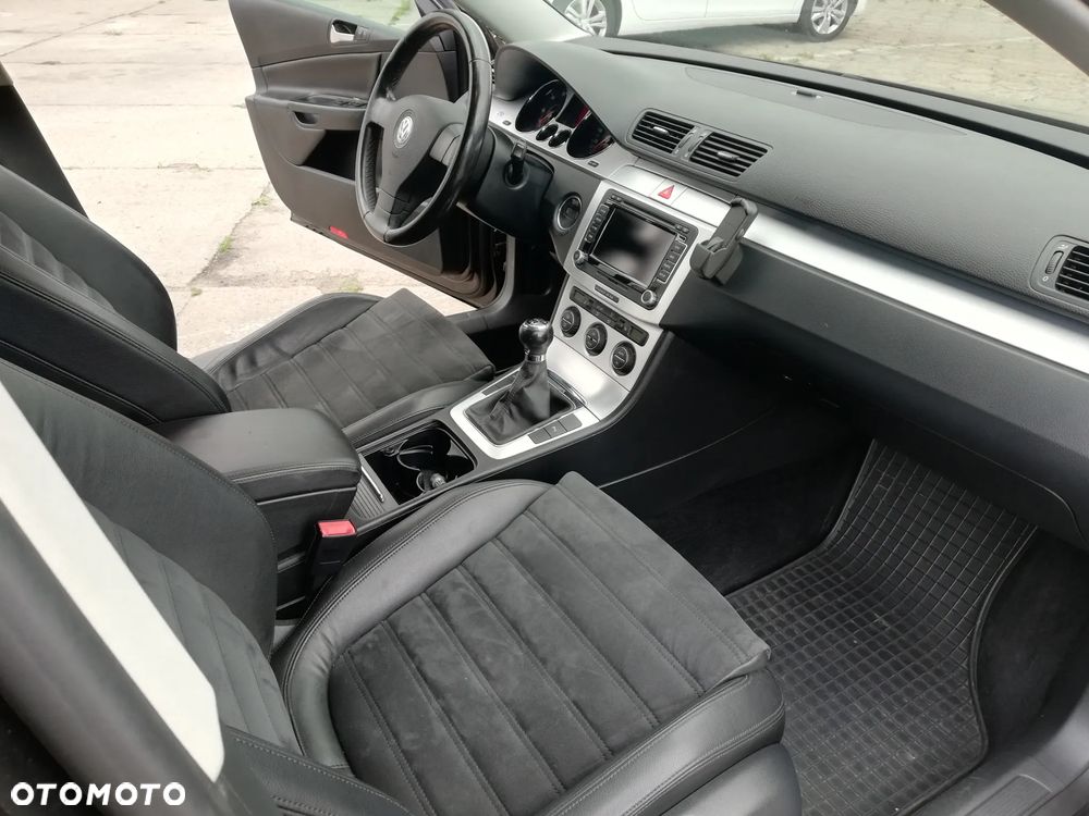 Volkswagen Passat 2.0 TDI Highline - 18