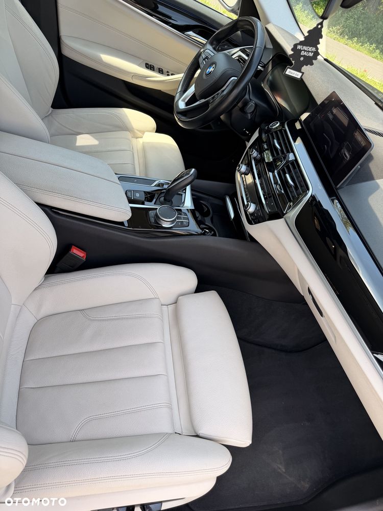 BMW Seria 5 520d xDrive - 11