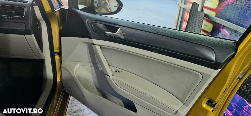 Volkswagen Golf 1.6 TDI DSG Comfortline - 19