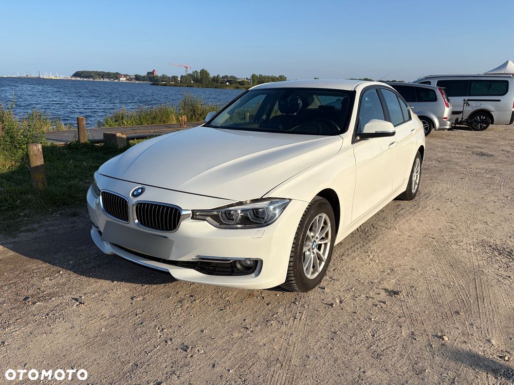 BMW Seria 3 318d - 3